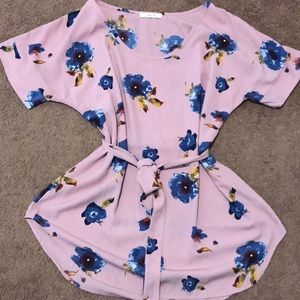 Casual or work tunic. Great with jeans or leggings